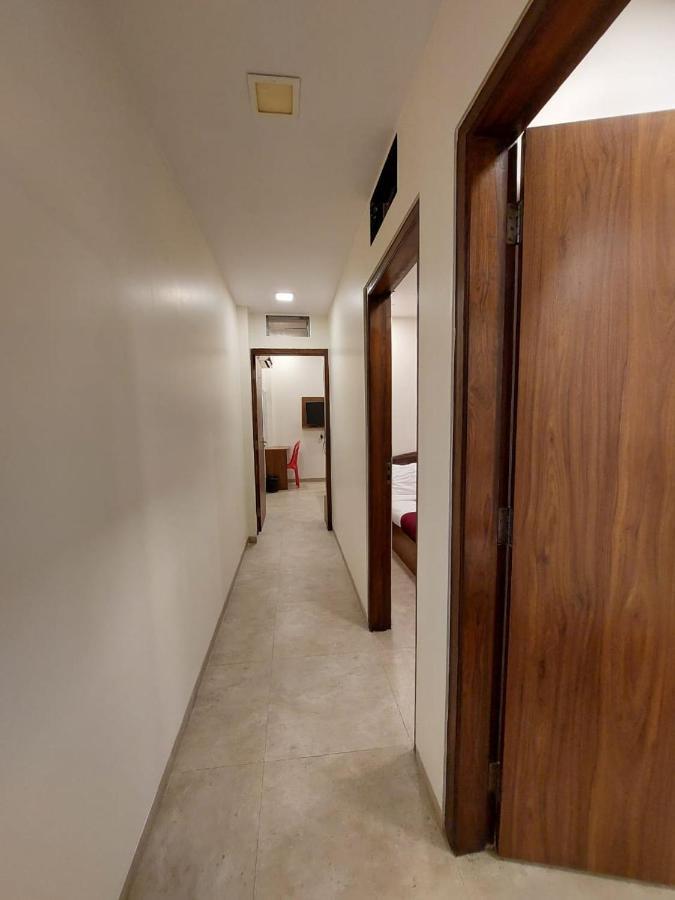 Hotel Beach Crown Juhu Mumbai Exterior photo